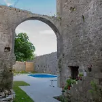 Villa Bilja Historic Stone Castle *