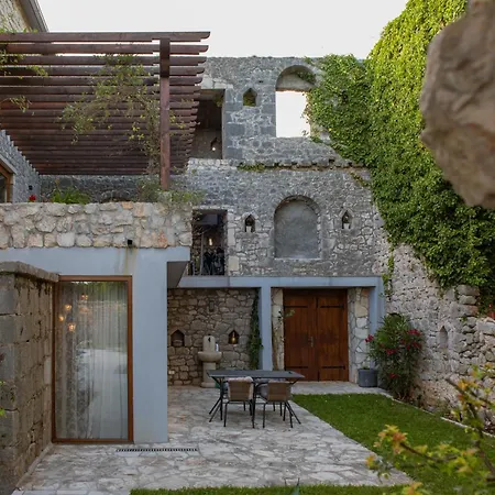 Villa Bilja Historic Stone Castle *