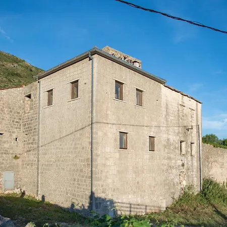 Villa Bilja Historic Stone Castle *