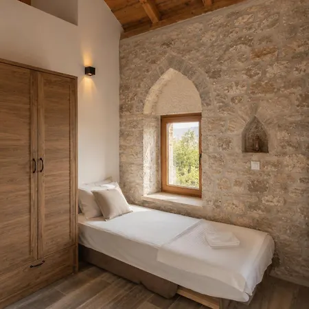 Villa Bilja Historic Stone Castle *